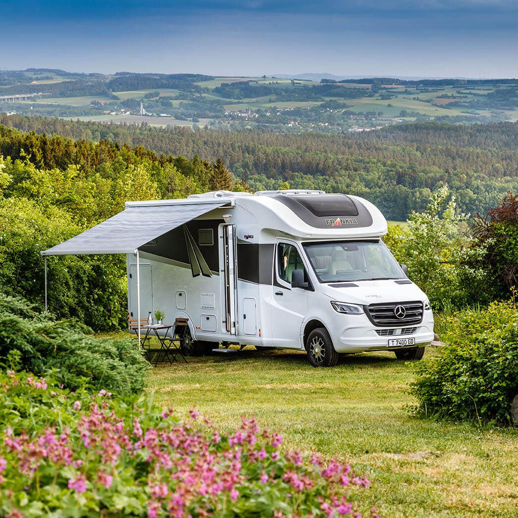 The New FRANKIA T 7400 on a Mercedes-Benz Platform The New FRANKIA T 7400 on a Mercedes-Benz Platform
