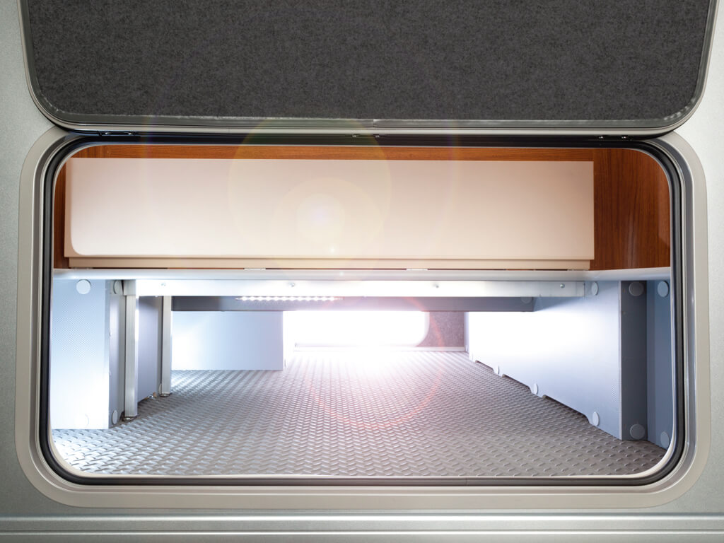 Als einer der ersten Hersteller baut FRANKIA den Doppelboden Als einer der ersten Hersteller baut FRANKIA den Doppelboden