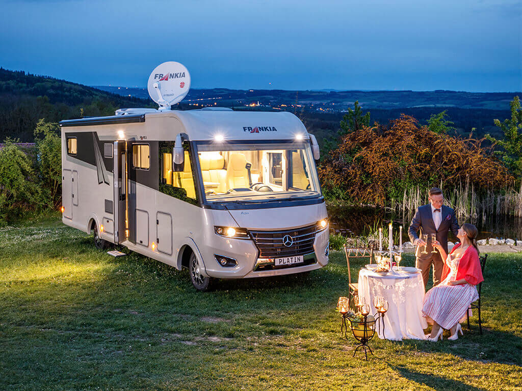 FRANKIA M-Line erstmals mit durchgängigem Doppelboden Neue FRANKIA M-Line erstmals mit durchgängigem Doppelboden